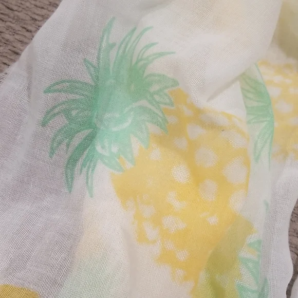 Pineapple Fashion Scarf - Picture 3 of 8